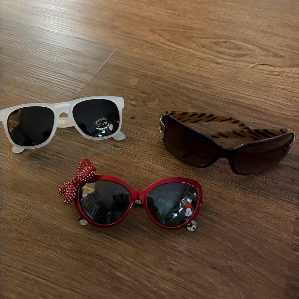 Foster Grant, Blue and Kids Disney Sunglasses Set - Red, White, Brown